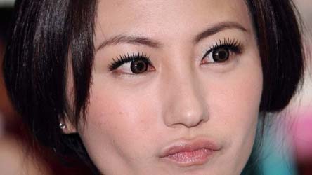 刘心悠整容动了眼睛和鼻子是真的吗_整形频道
